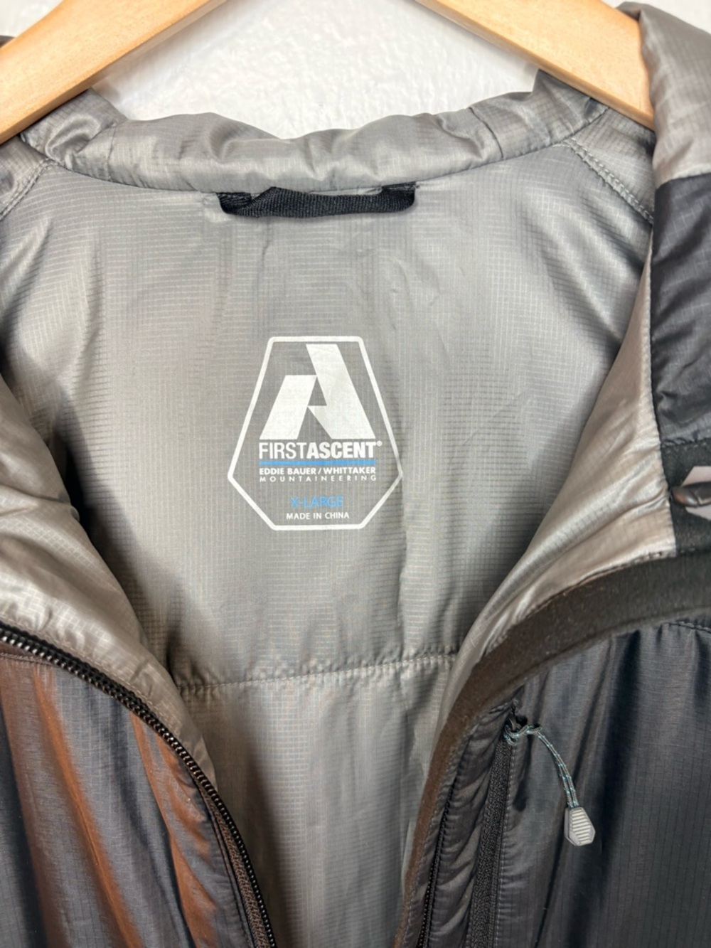 Eddie Bauer First Ascent Whittaker Mountaineering Primaloft Jacket Black - Picture 3 of 11